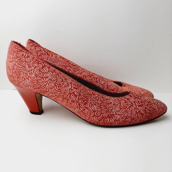 NORDSTROM Italy Retro Suede Leather Floral Pattern Pumps Sz 8 M Flawed - Picture 3 of 16